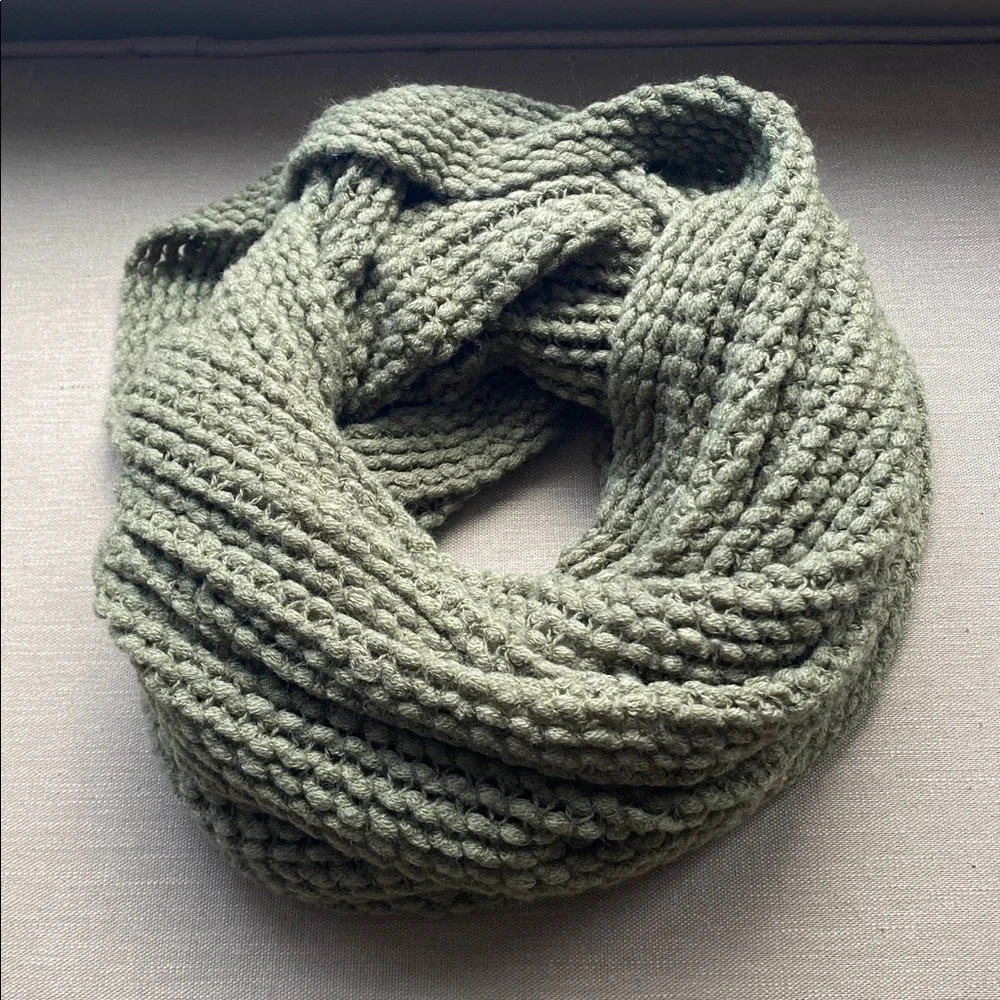 Green Knit Infinity Scarf NWT